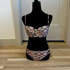 🌟 billabong bikini Aztec print
